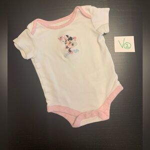 ⭐️5/$10.00⭐️—Disney White and Pink Minnie Mouse Onesie (NB)